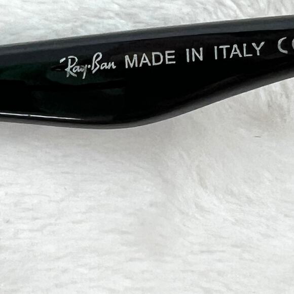Vintage RAY BAN Black Sunglasses RB3529 Discontinued Wearable With Issues *Read* - Picture 4 of 10